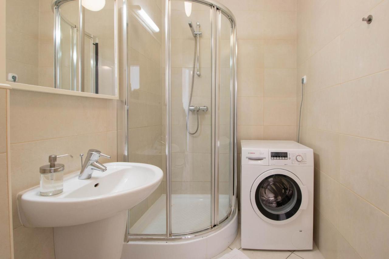 Kiraly Pop Studio With Terrace With Free Parking Apartamento Budapeste